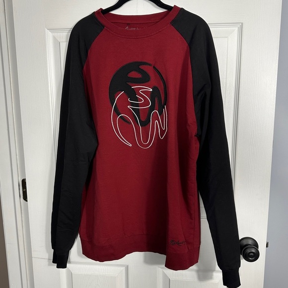 Resorts World Las Vegas sweatshirt, 2XL, cotton blend, layer, cozy - Picture 1 of 8